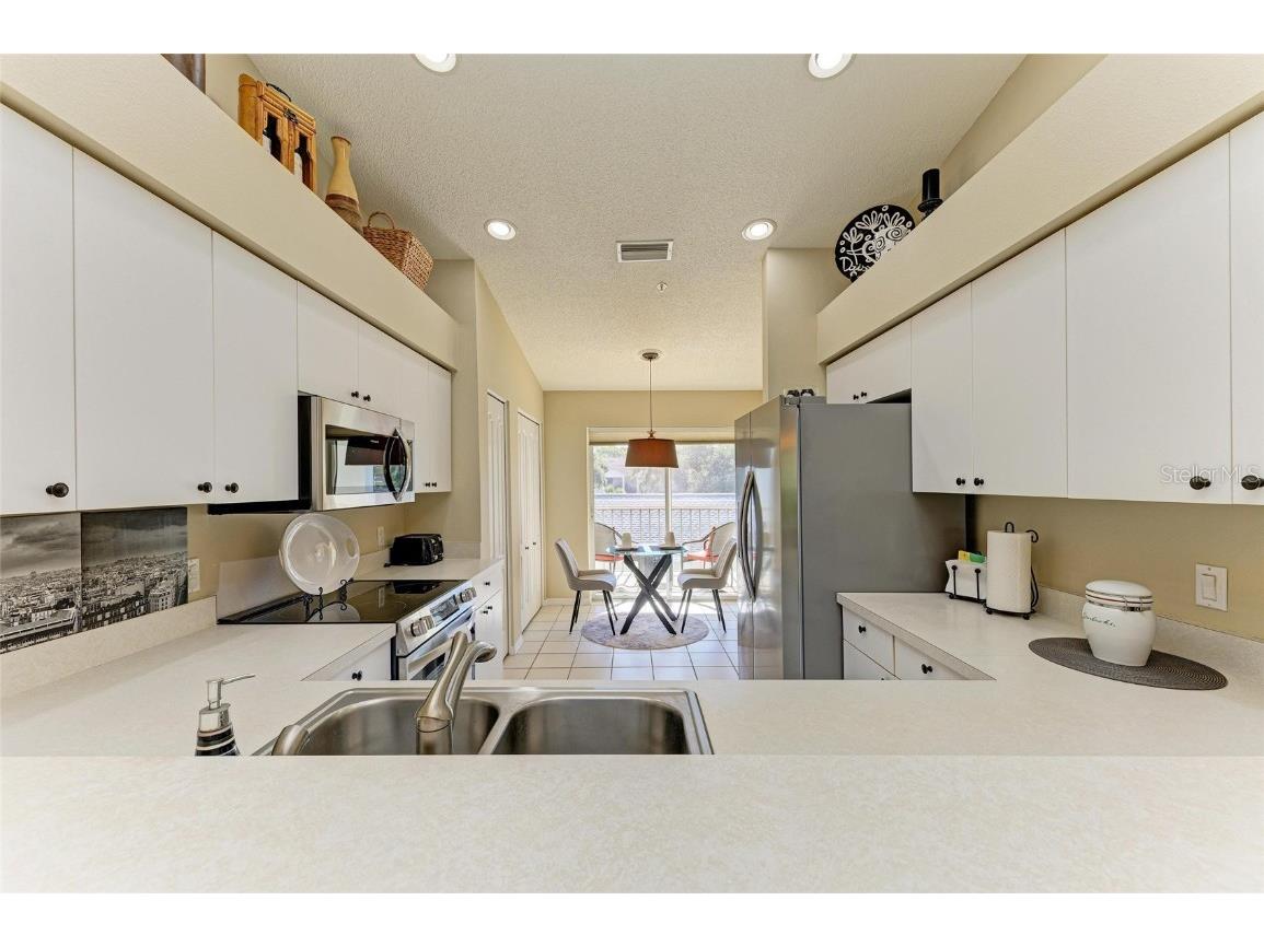 9470 High Gate Drive #2222 Sarasota FL 34238 A4666265 image11