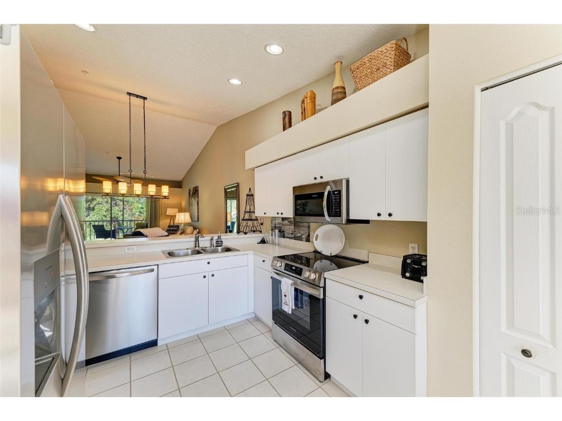 9470 High Gate Drive #2222 Sarasota FL 34238 A4666265 image14