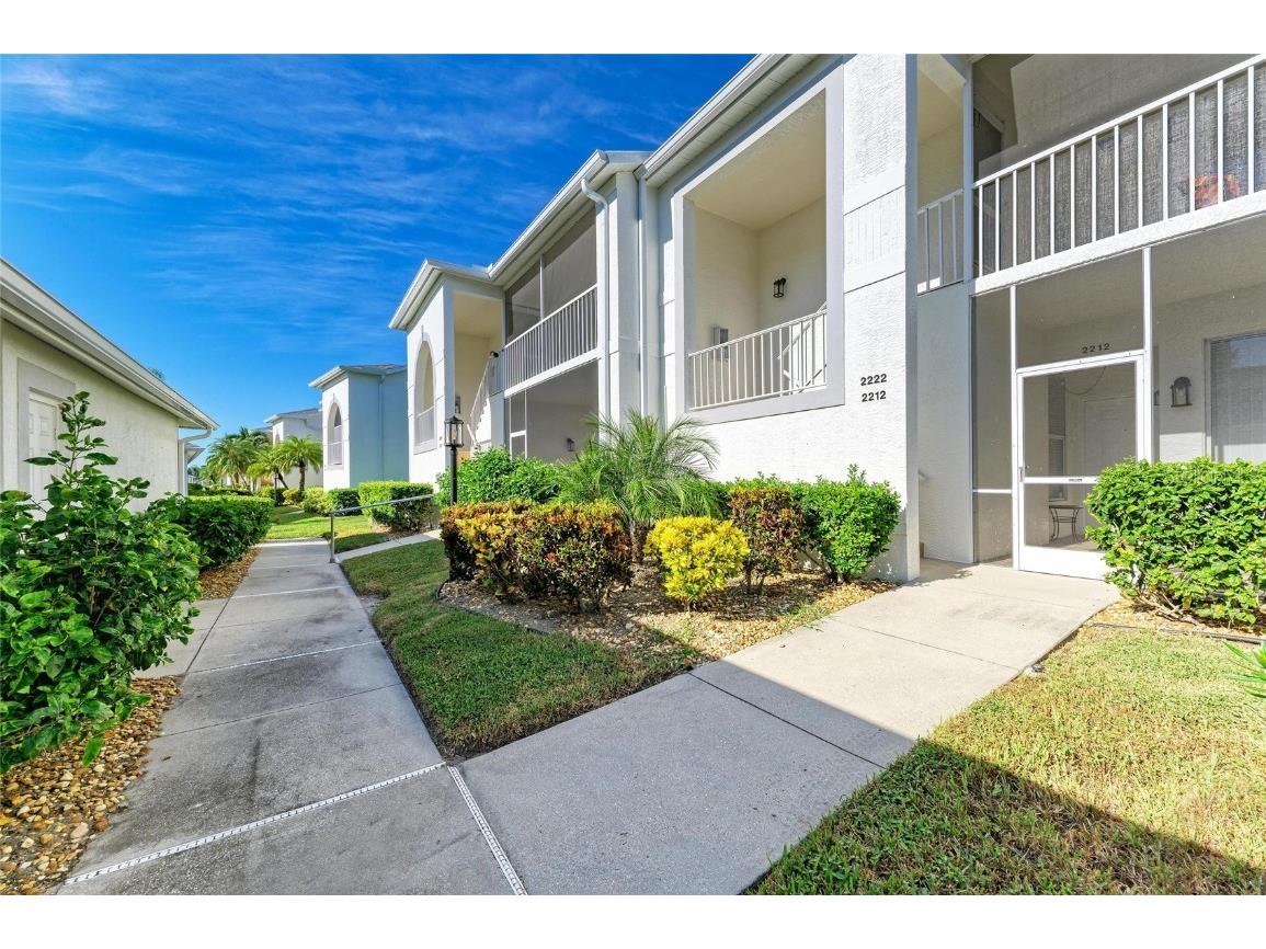 9470 High Gate Drive #2222 Sarasota FL 34238 A4666265 image2