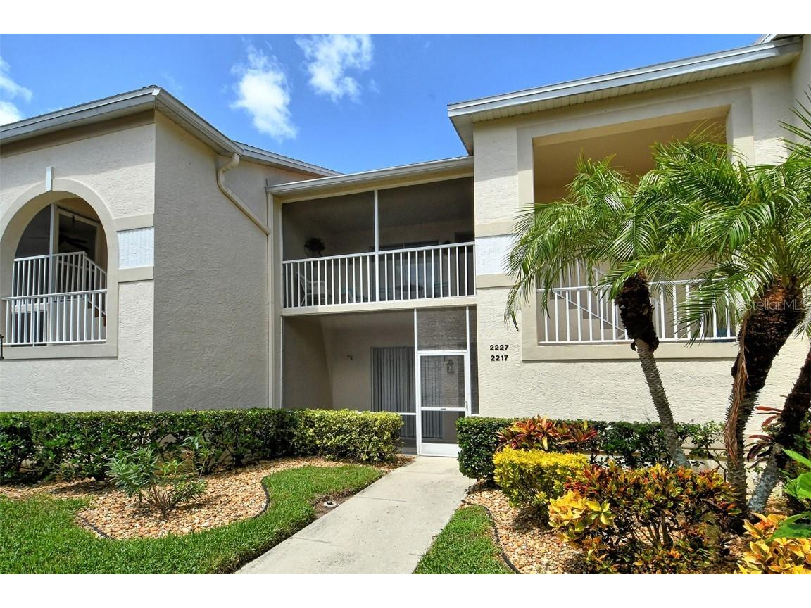 9470 High Gate Drive #2227 Sarasota FL 34238 A4621396 image1