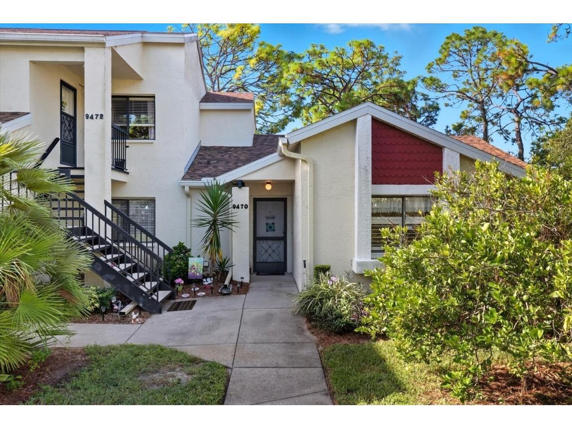 9470 Nakoma Way Weeki Wachee FL 34613 W7879420 image1