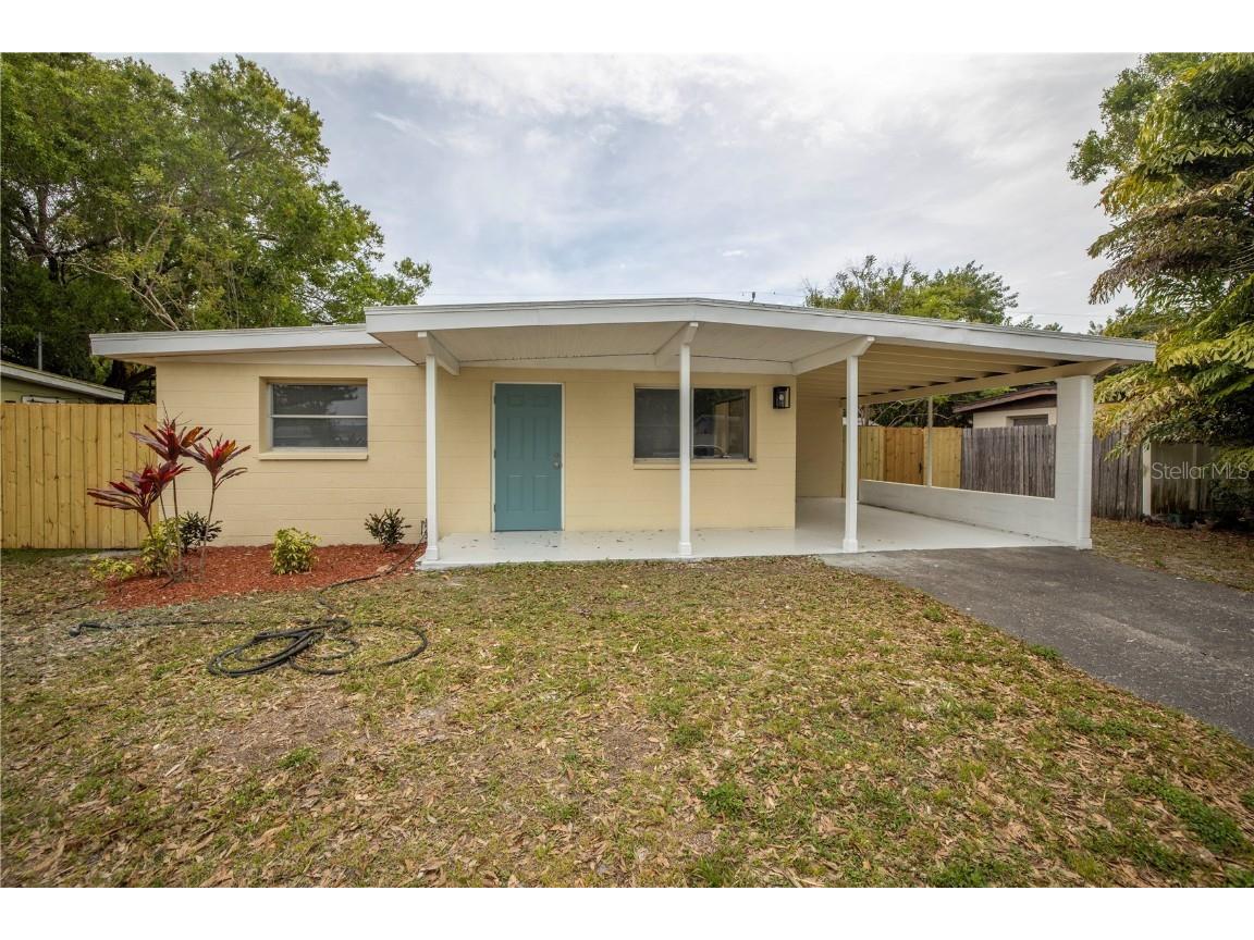 9471 Park Lake Drive N Pinellas Park FL 33782 U8156480 image1