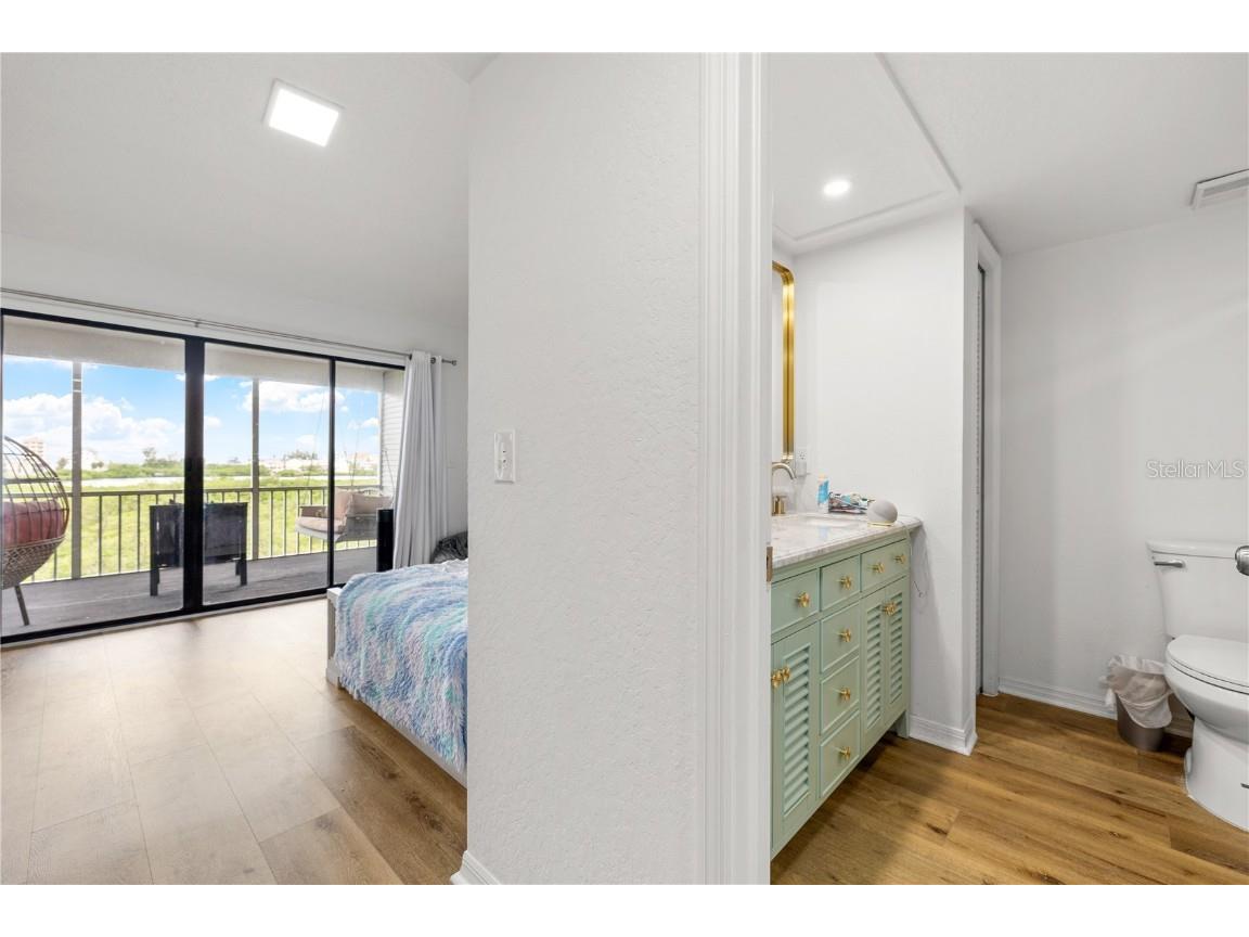 9472 Tara Cay Court #2 Seminole FL 33776 TB8424532 image29