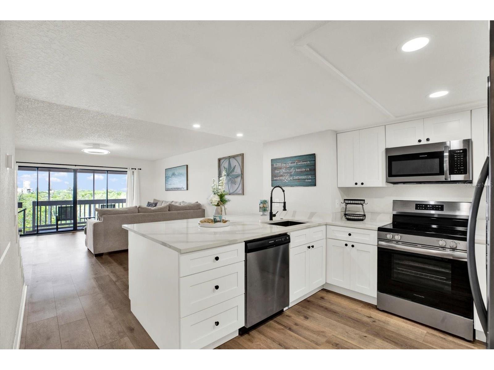 9472 Tara Cay Court #2 Seminole FL 33776 TB8500257 image5