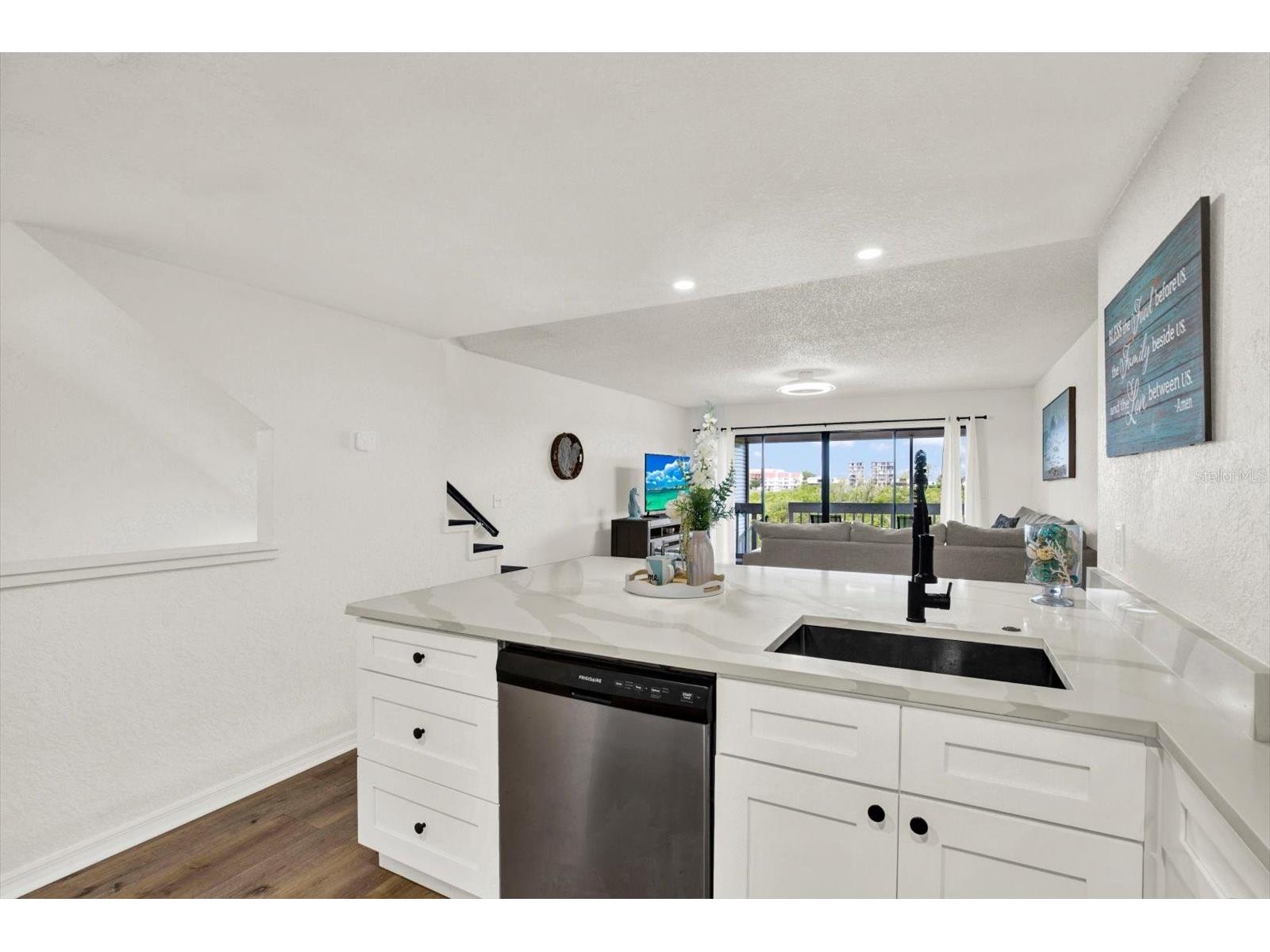 9472 Tara Cay Court #2 Seminole FL 33776 TB8500257 image6