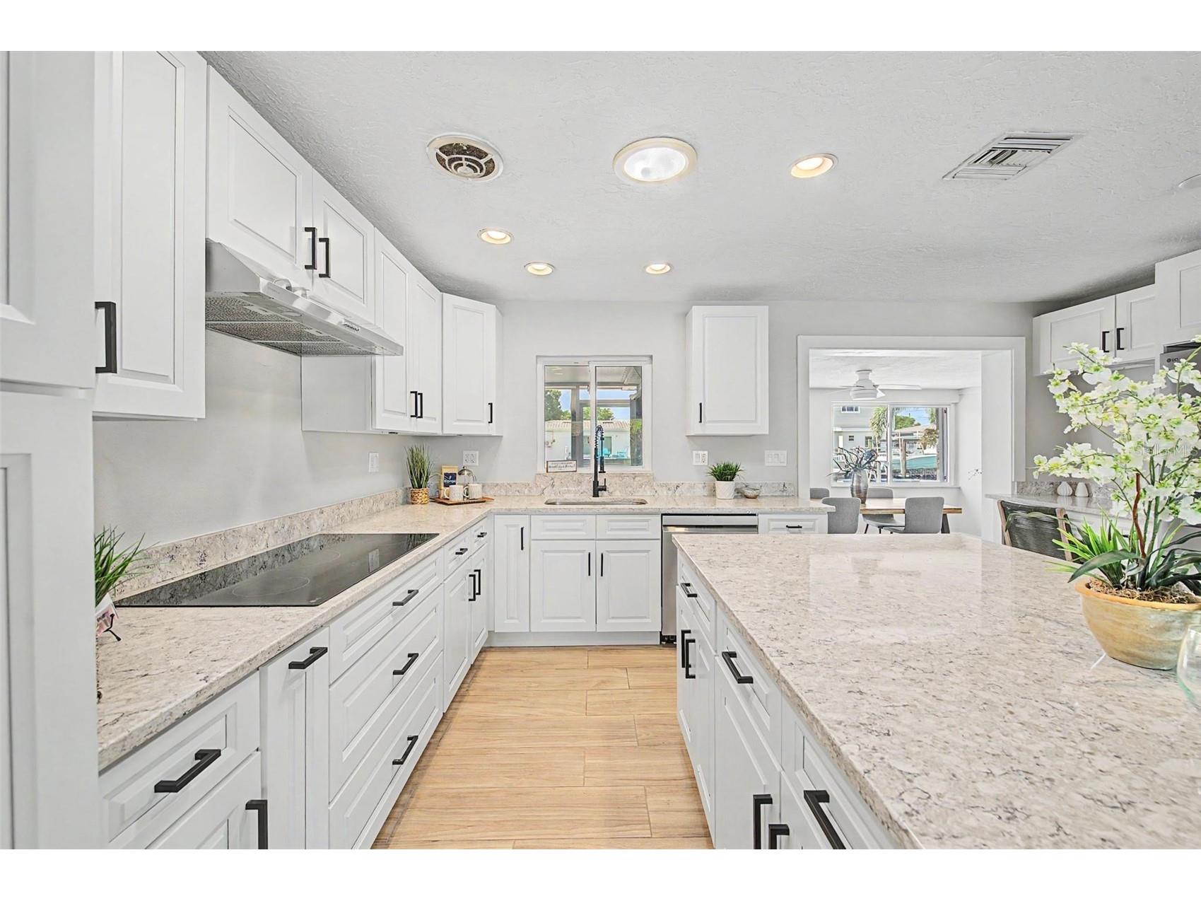 9472 Treasure Lane NE Saint Petersburg FL 33702 TB8523382 image13