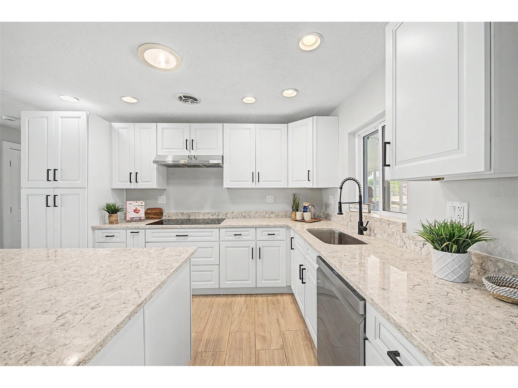 9472 Treasure Lane NE Saint Petersburg FL 33702 TB8523382 image15