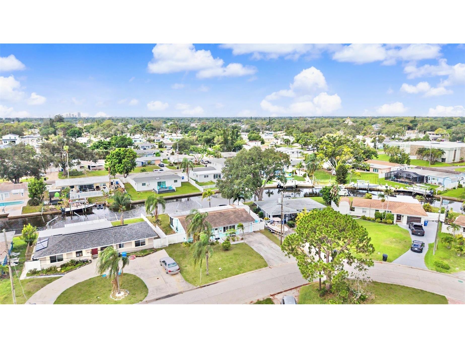 9472 Treasure Lane NE Saint Petersburg FL 33702 TB8523382 image4