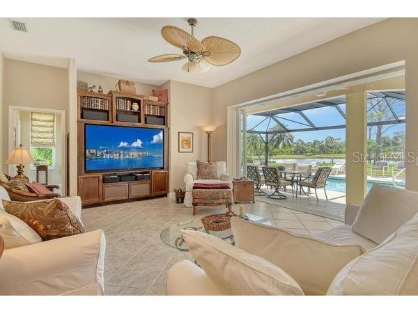 9477 Cedar Ridge Lane Sarasota FL 34238 A4656715 image17