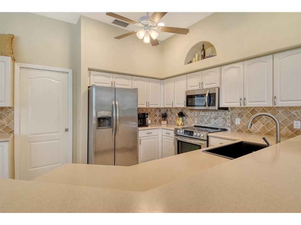 9477 Cedar Ridge Lane Sarasota FL 34238 A4656715 image8