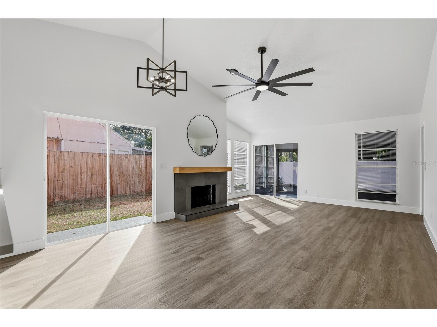 9478 Forest Hills Circle Tampa FL 33612 TB8464825 image12