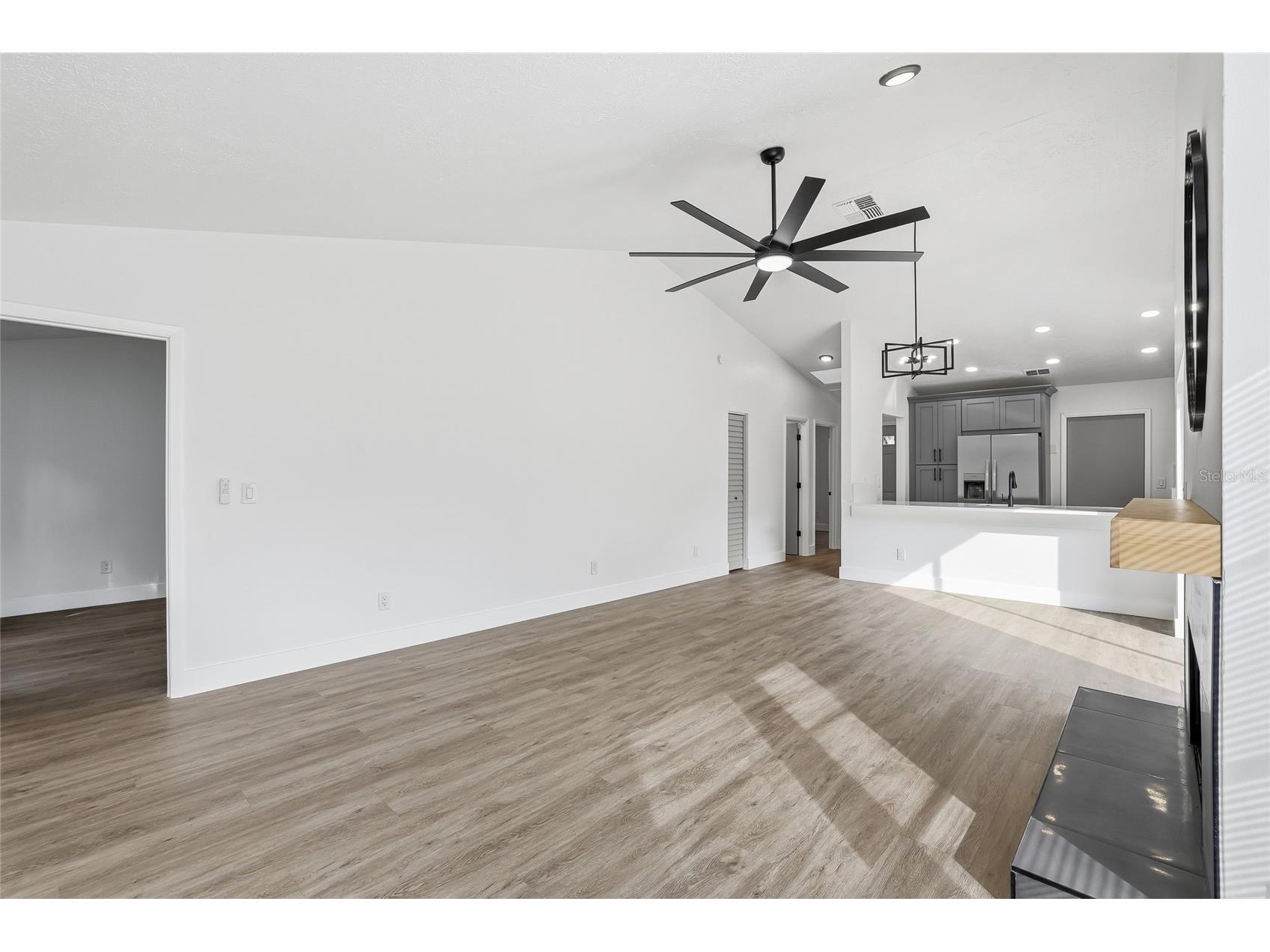 9478 Forest Hills Circle Tampa FL 33612 TB8464825 image16