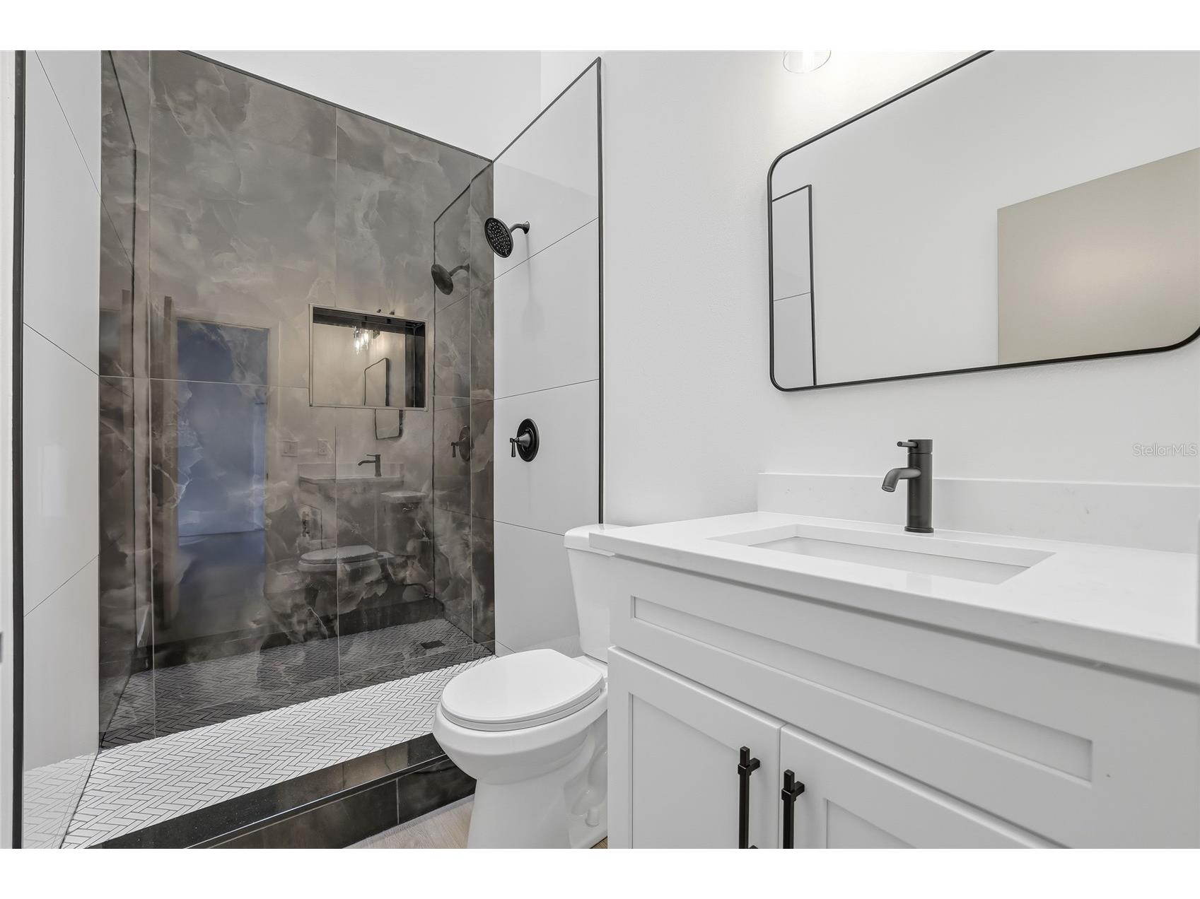 9478 Forest Hills Circle Tampa FL 33612 TB8464825 image22