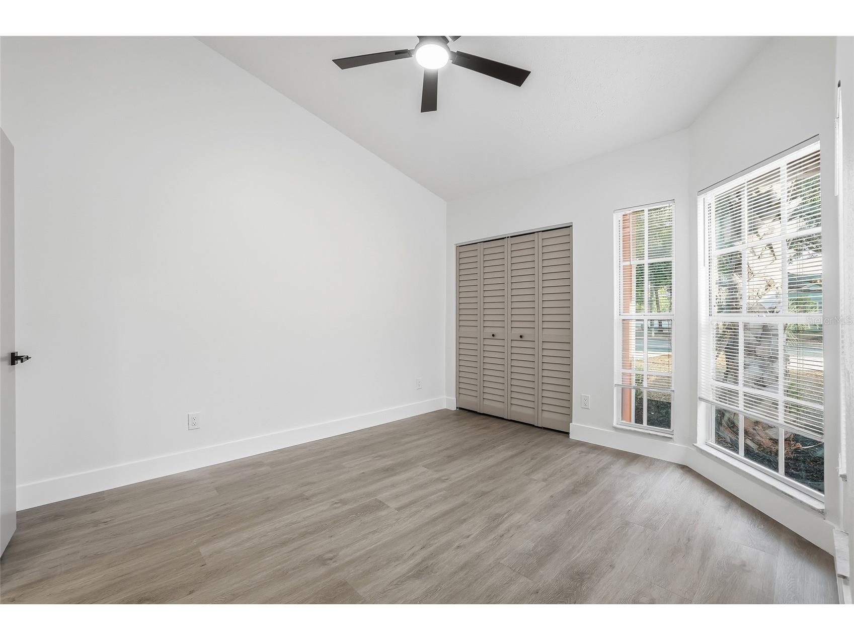 9478 Forest Hills Circle Tampa FL 33612 TB8464825 image25