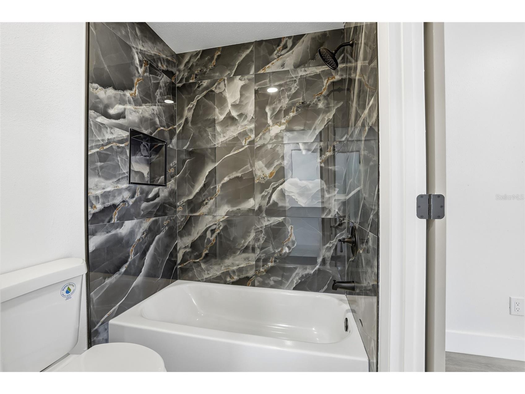 9478 Forest Hills Circle Tampa FL 33612 TB8464825 image26