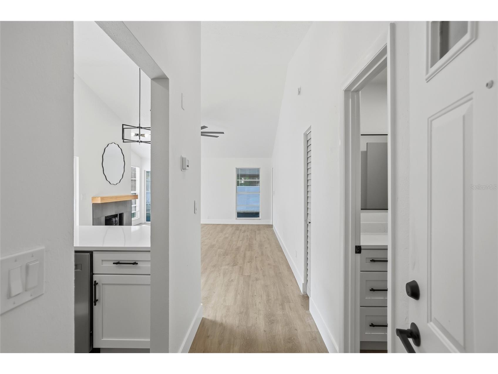 9478 Forest Hills Circle Tampa FL 33612 TB8464825 image8