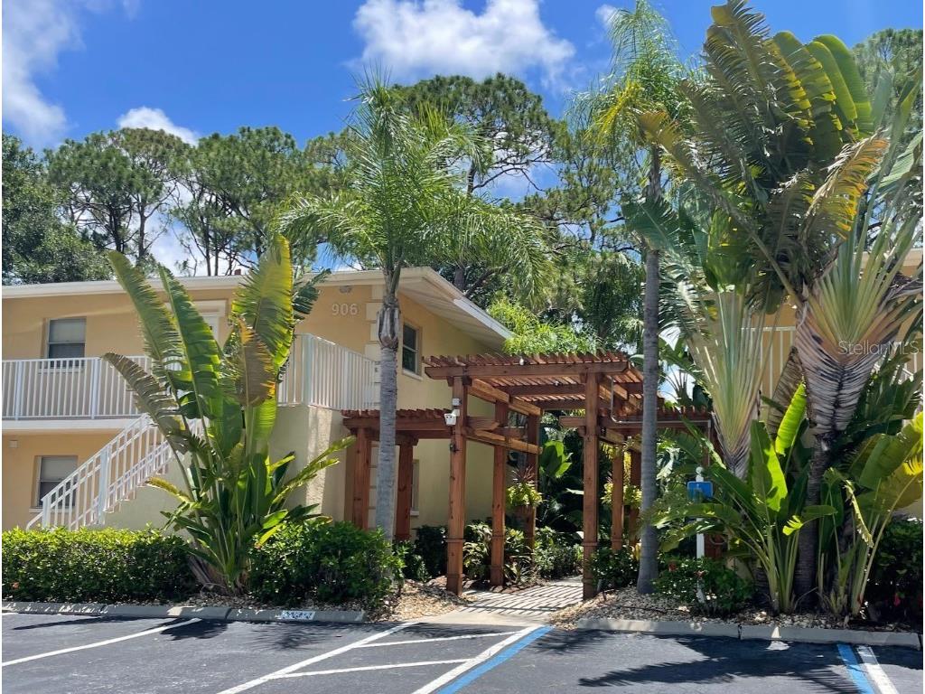 948 La Costa Circle #5 Sarasota FL 34237 A4573020 image1