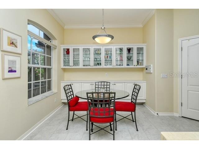 9480 Forest Hills Circle Sarasota FL 34238 A4650928 image5