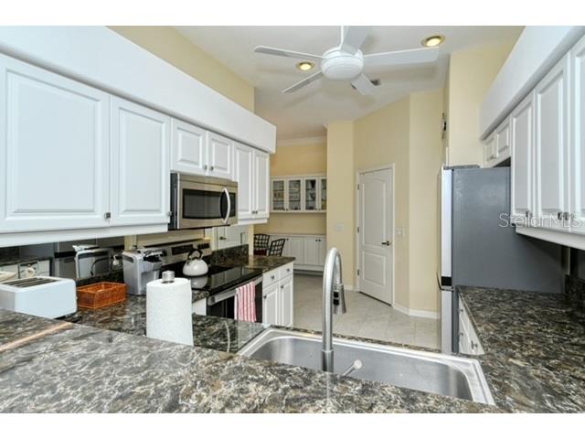 9480 Forest Hills Circle Sarasota FL 34238 A4650928 image6