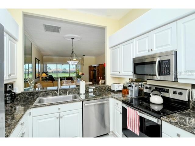 9480 Forest Hills Circle Sarasota FL 34238 A4650928 image7