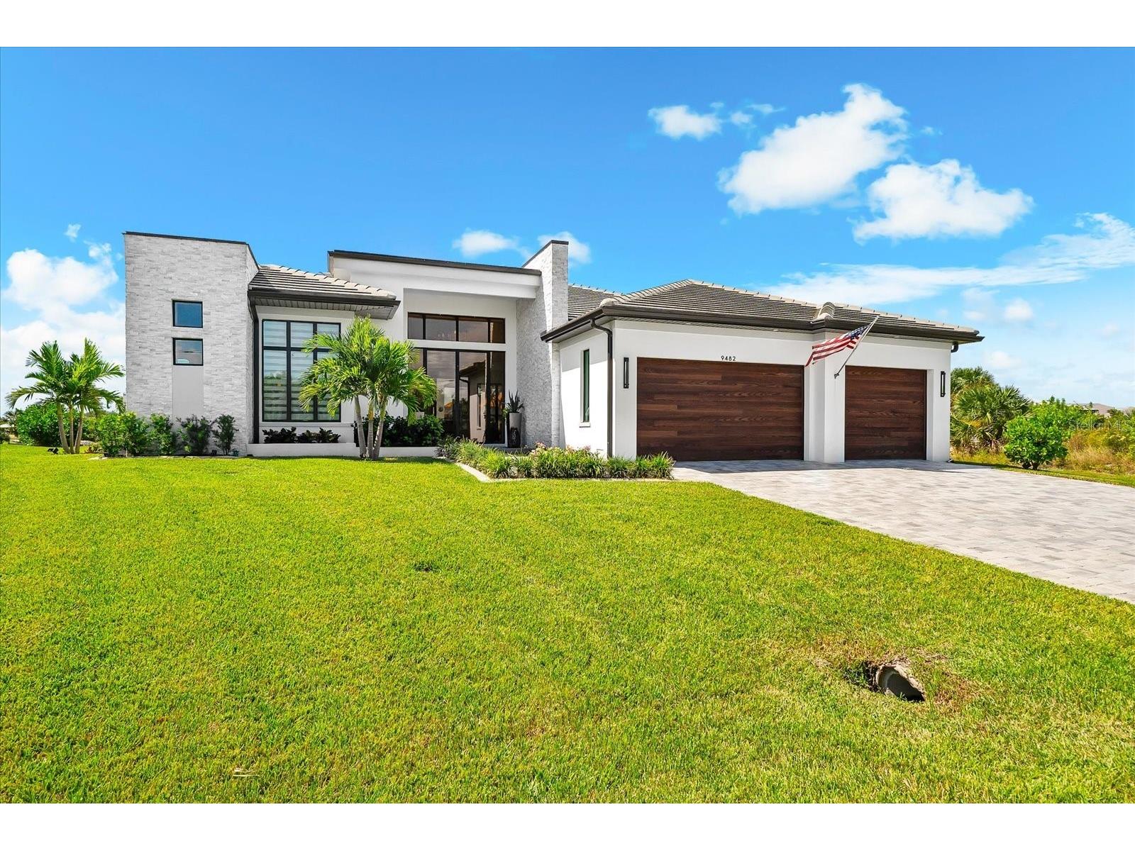 9482 Bluegill Circle Port Charlotte FL 33981 - BLUEGILL & PANAMA WATERWAYS D6144252 image7