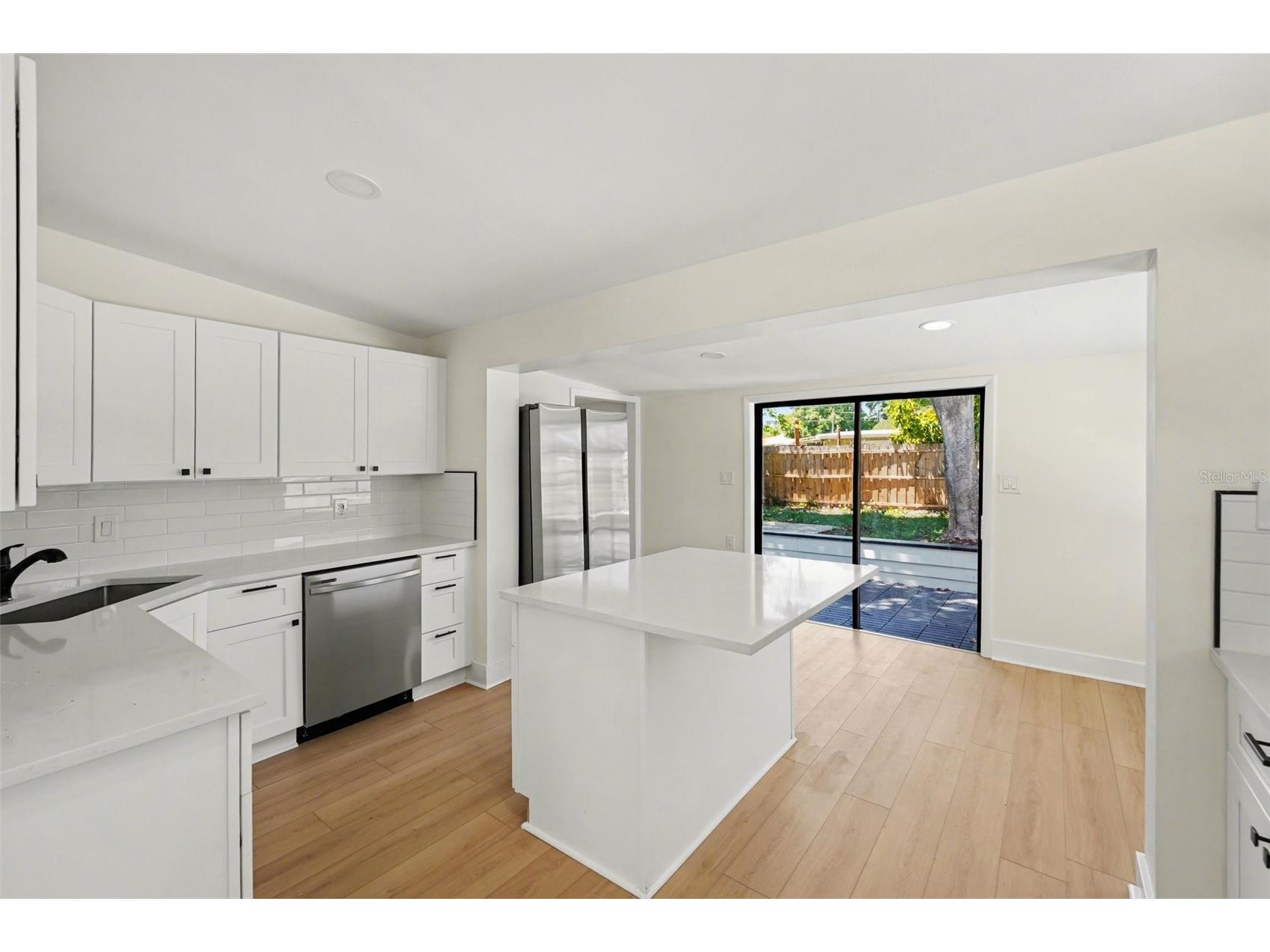 9482 Crestview Street Seminole FL 33772 TB8498214 image9