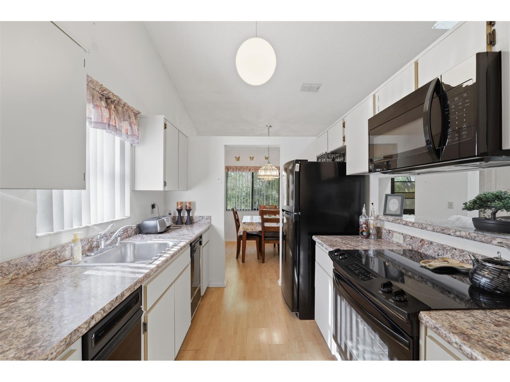 9484 Nakoma Way #9484 Weeki Wachee FL 34613 W7884221 image6
