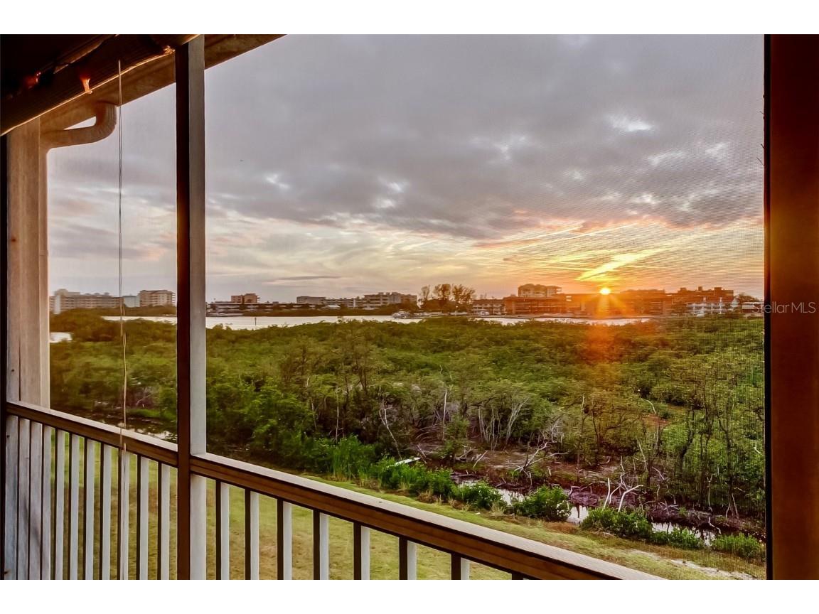 9484 Tara Cay Court #8 Seminole FL 33776 TB8387104 image1