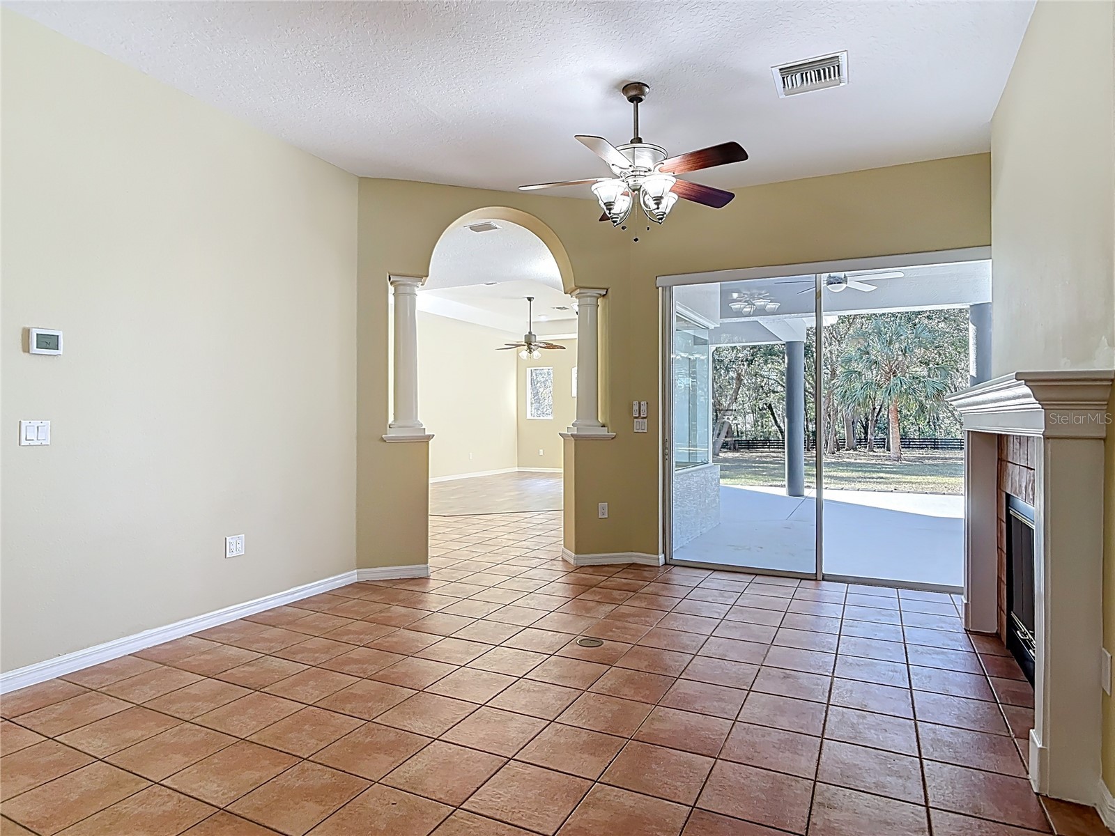 949 Hawk Landing Fruitland Park FL 34731 TB8470983 image19