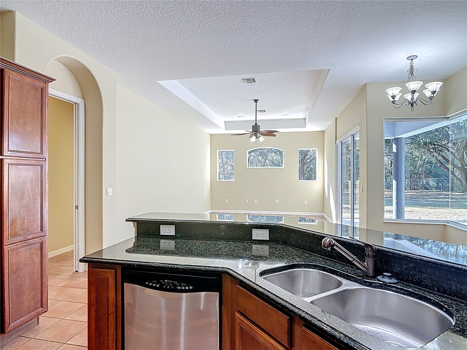 949 Hawk Landing Fruitland Park FL 34731 TB8470983 image31