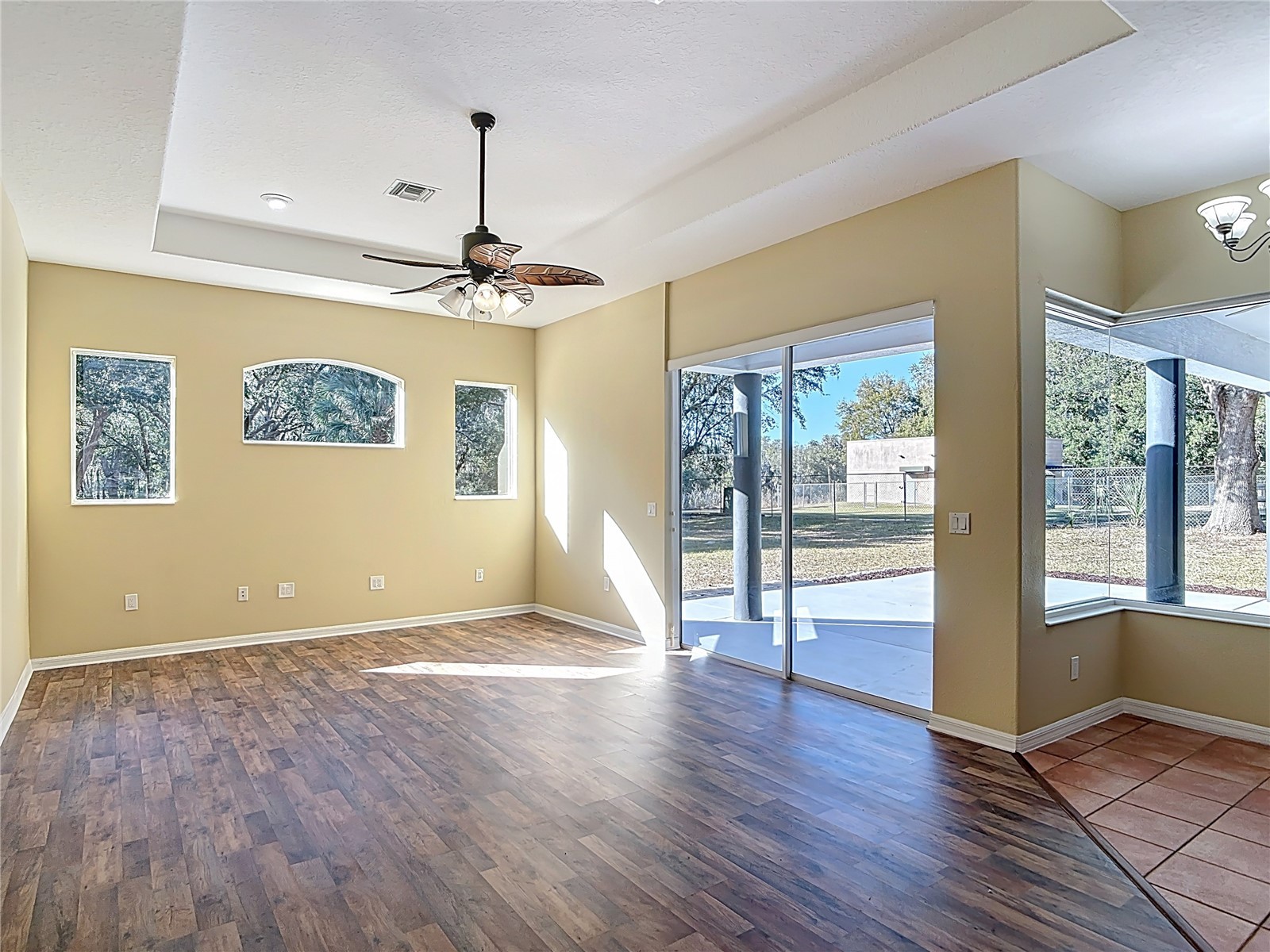 949 Hawk Landing Fruitland Park FL 34731 TB8470983 image36