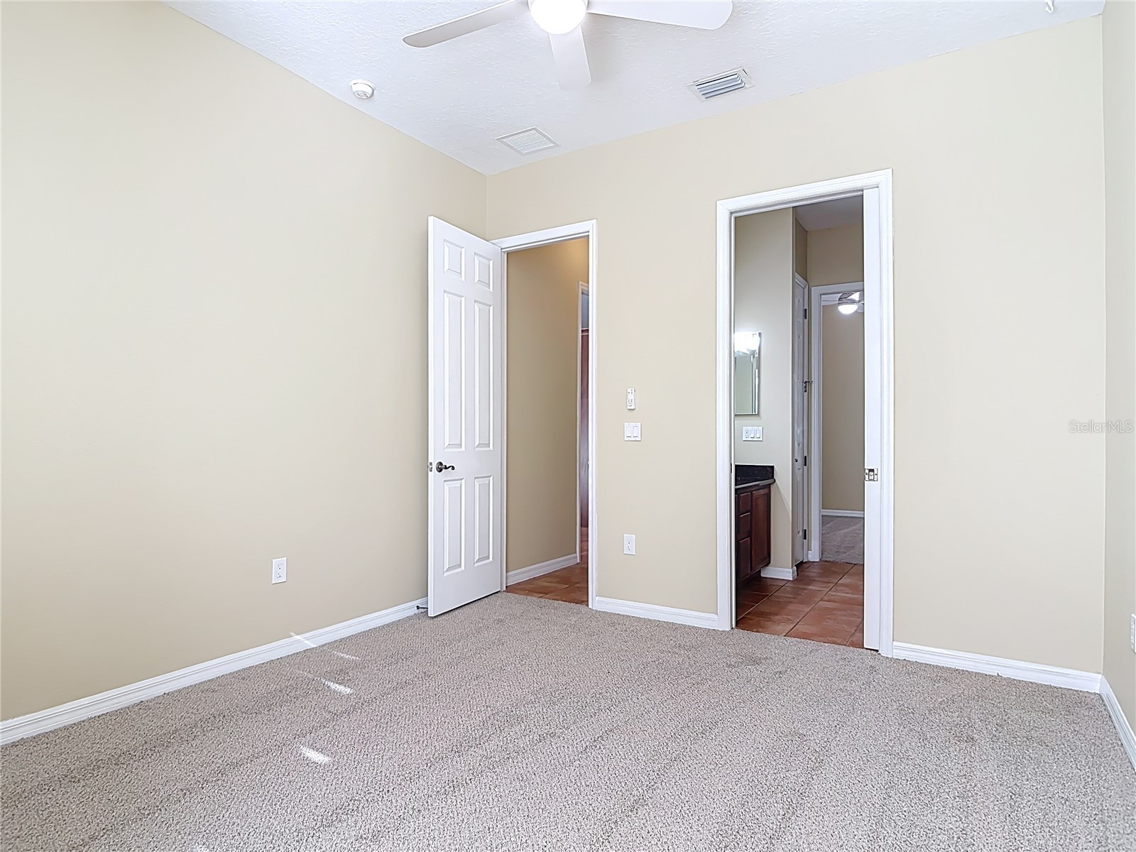 949 Hawk Landing Fruitland Park FL 34731 TB8470983 image50