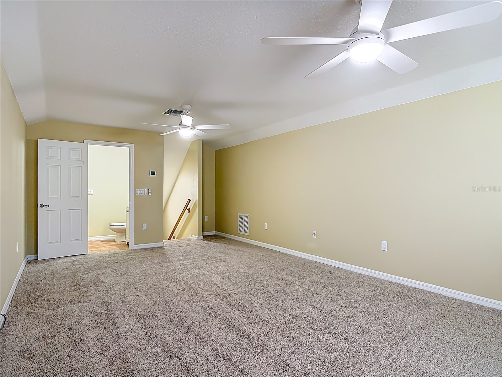 949 Hawk Landing Fruitland Park FL 34731 TB8470983 image60