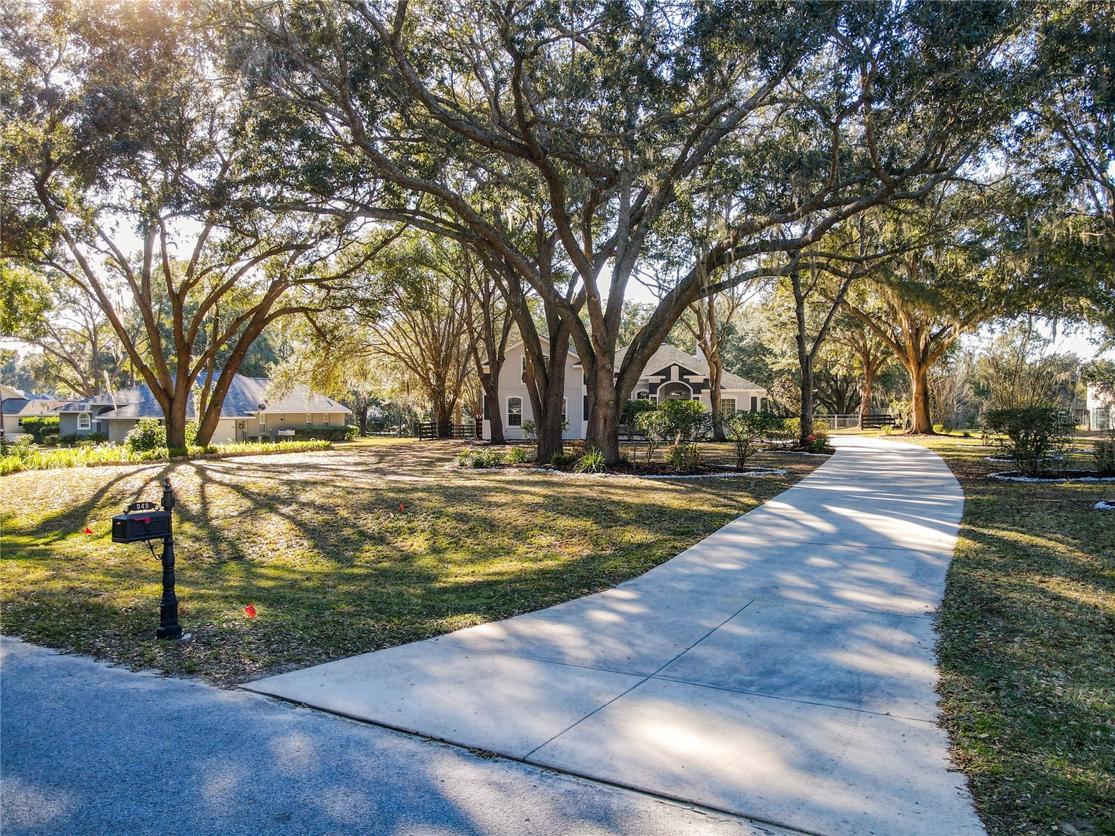 949 Hawk Landing Fruitland Park FL 34731 TB8470983 image9