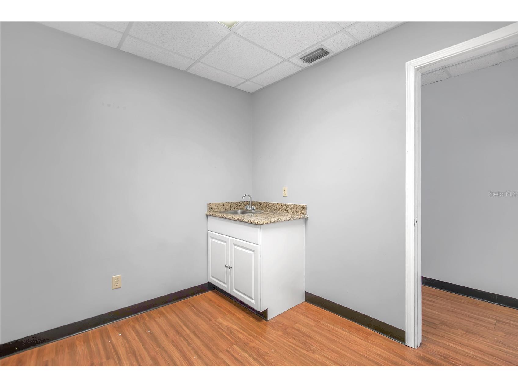 949 Lane Avenue S Jacksonville FL 32205 GC536640 image10