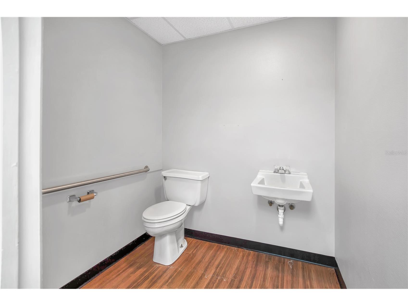 949 Lane Avenue S Jacksonville FL 32205 GC536640 image17