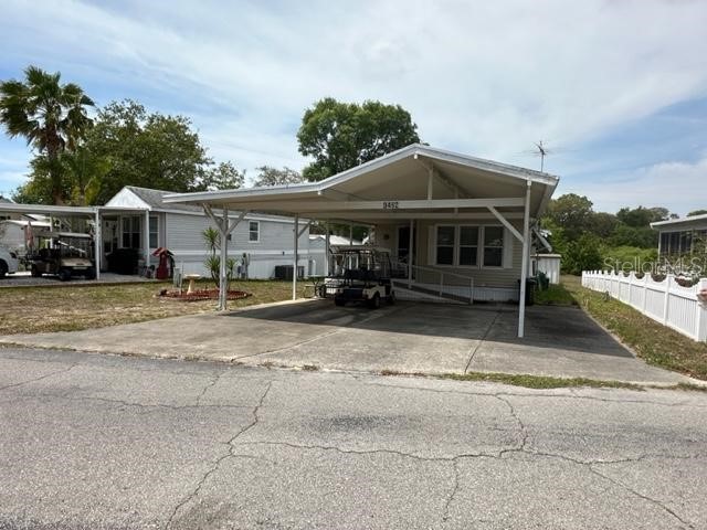 9492 Cougar Drive Weeki Wachee FL 34613 W7853677 image1