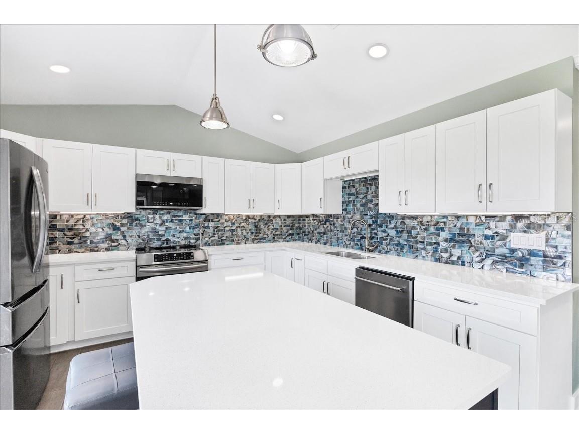 9492 Galaxie Circle Port Charlotte FL 33981 - NASTRAND WATERWAY D6144928 image10