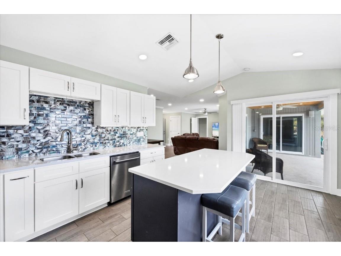 9492 Galaxie Circle Port Charlotte FL 33981 - NASTRAND WATERWAY D6144928 image12