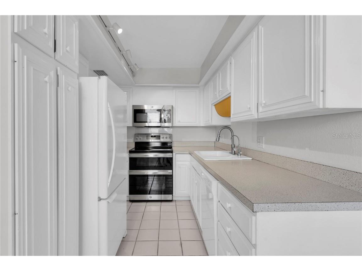 9495 Blind Pass Road #304 Saint Pete Beach FL 33706 - INTERCOASTAL WATERWAY TB8461916 image11