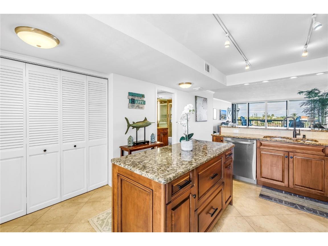 9495 Blind Pass Road #406 Saint Pete Beach FL 33706 TB8453942 image6