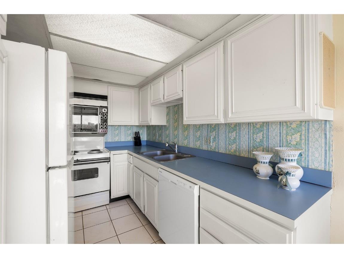 9495 Blind Pass Road #706 Saint Pete Beach FL 33706 - INTRACOASTAL WATERWAY TB8330304 image14