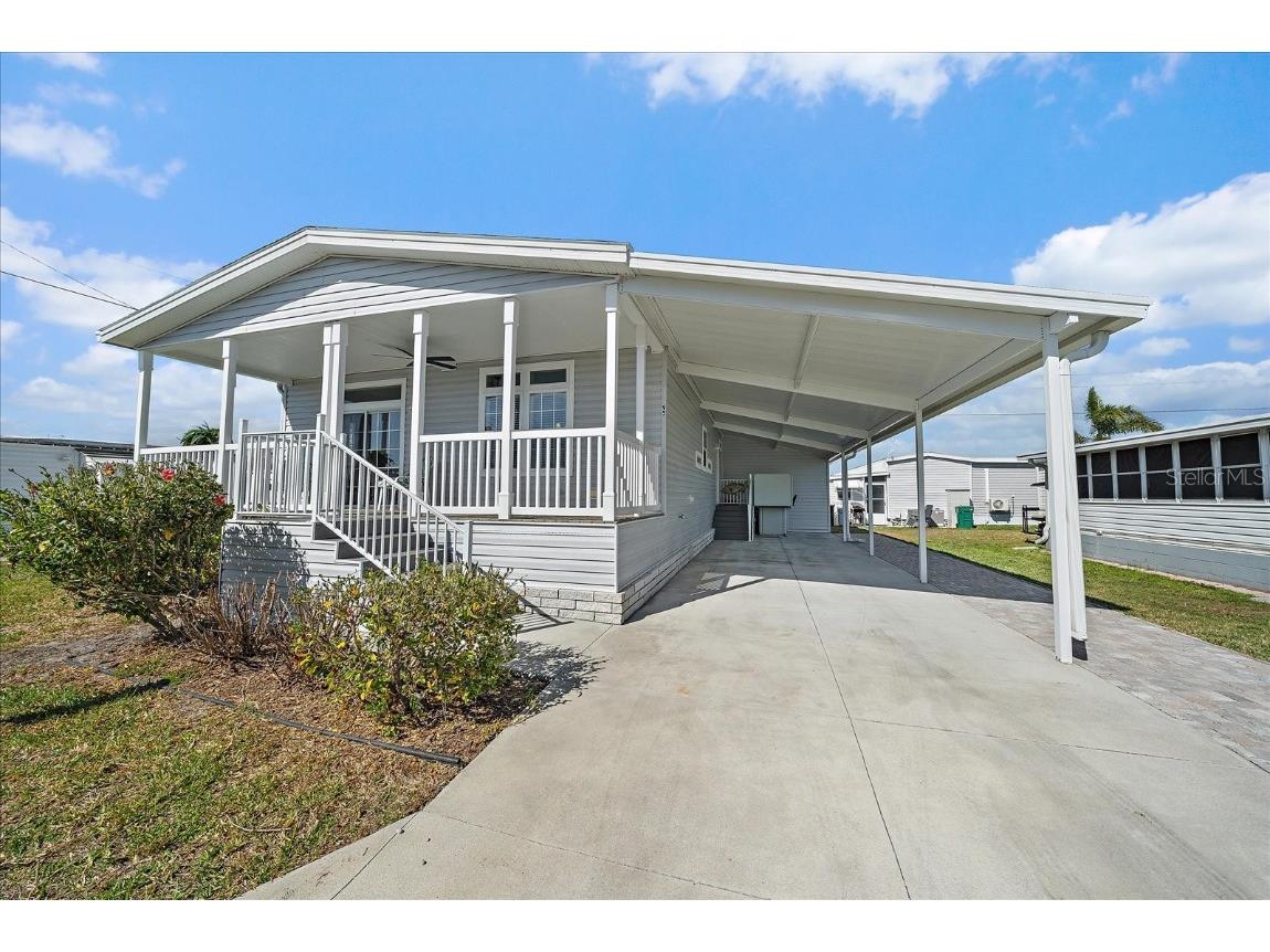 95 Del Rio Drive Palmetto FL 34221 A4640510 image1