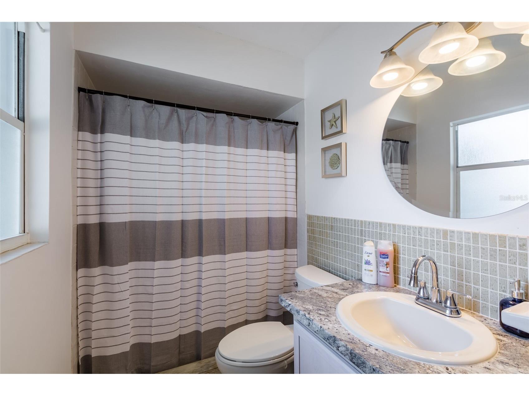 95 S Briggs Avenue Sarasota FL 34237 A4678771 image24