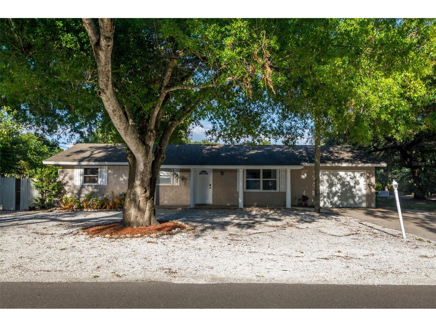 95 S Briggs Avenue Sarasota FL 34237 A4678771 image4