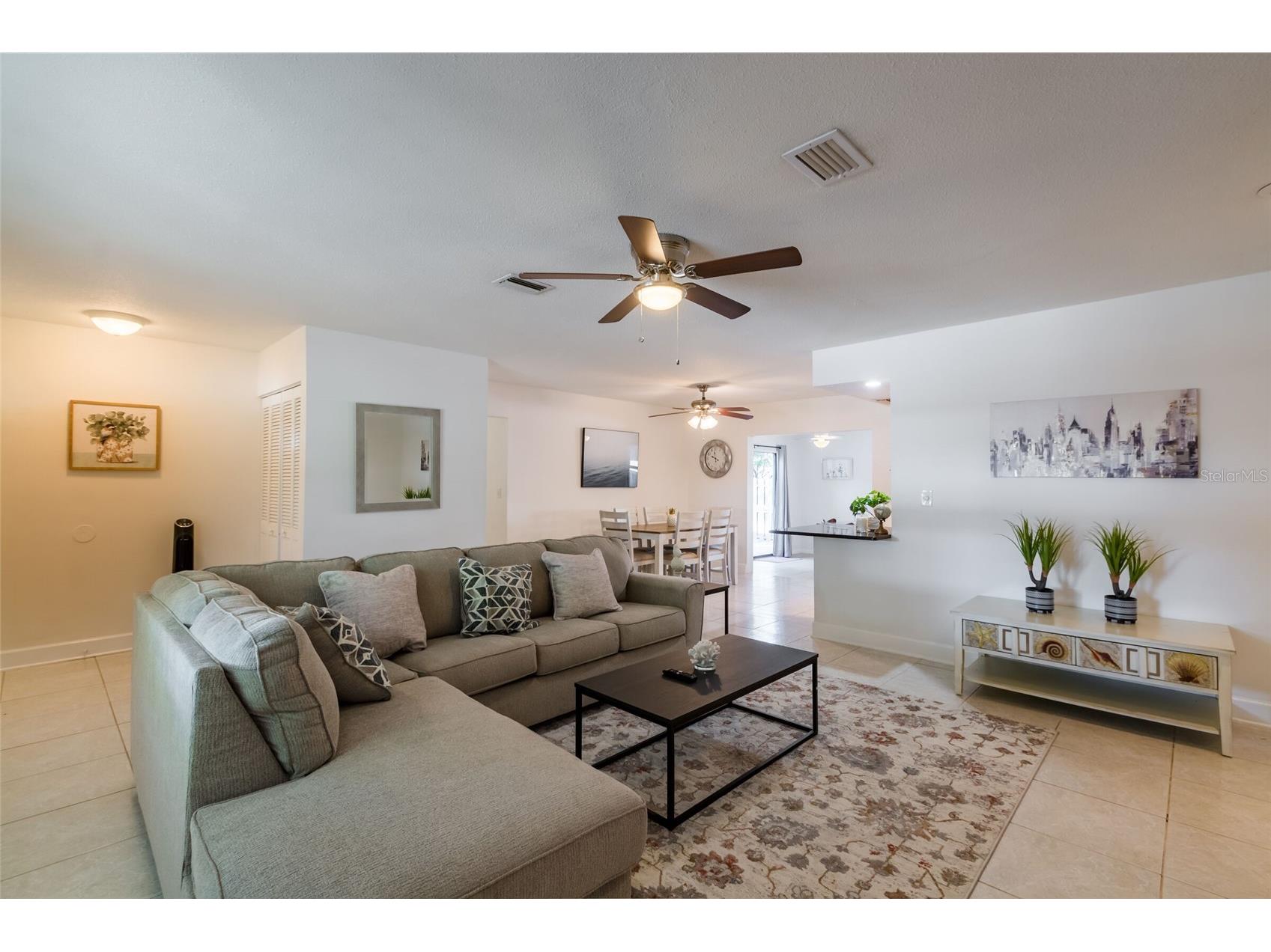 95 S Briggs Avenue Sarasota FL 34237 A4678771 image5