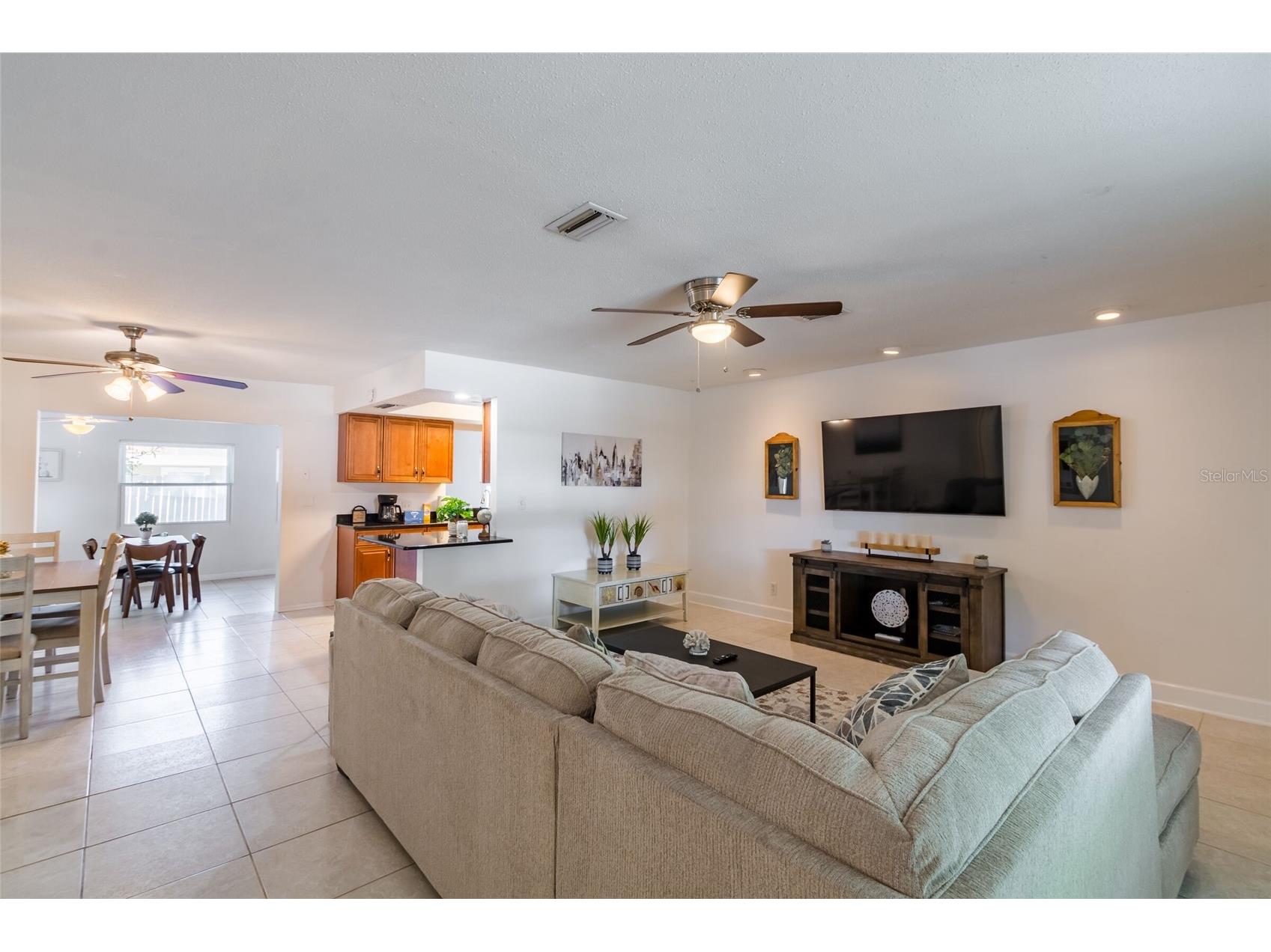 95 S Briggs Avenue Sarasota FL 34237 A4678771 image6