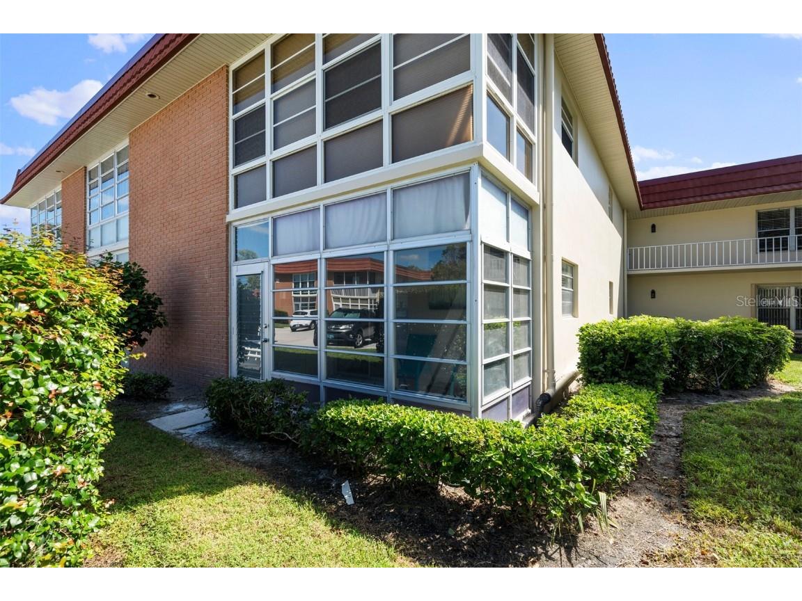 95 Spring Lake Drive #103 Vero Beach FL 32962 P4924807 image1