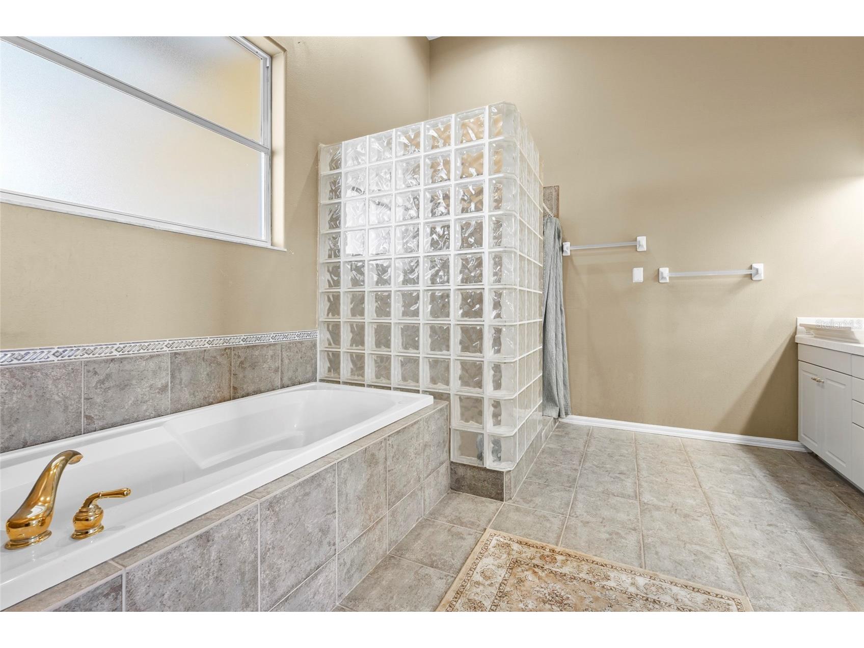 95 Vic Edwards Road Sarasota FL 34240 A4677155 image11