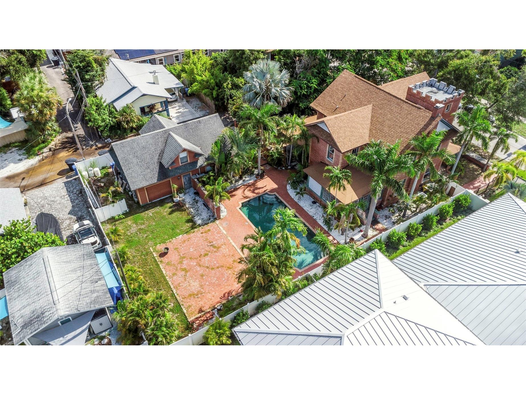 950 12th Street N Saint Petersburg FL 33705 TB8407200 image1